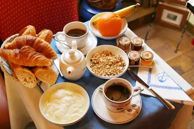 Nourriture dans l'hôtel ou à proximité
