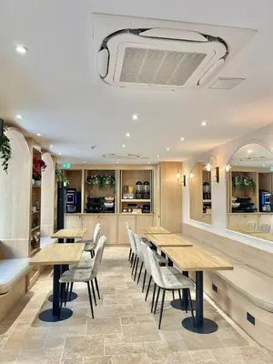 Restaurant ou autre lieu de restauration dans l'établissement VLH Montparnasse Eiffel