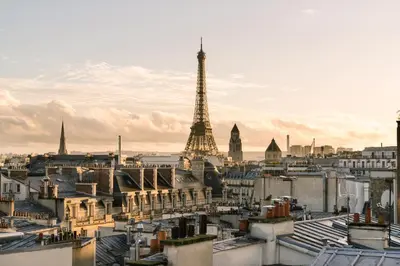 Vue générale sur Paris ou vue de la ville depuis l'hôtel