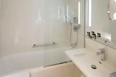 Salle de bains dans l'établissement Académie Hôtel Saint Germain