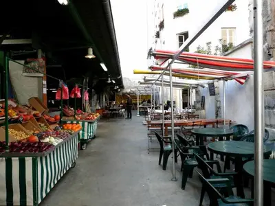 Restaurant ou autre lieu de restauration dans l'établissement Le Marais Calme et lumineux