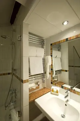 Salle de bains dans l'établissement Hôtel Saint-Paul Rive-Gauche