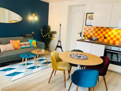 Cuisine ou kitchenette dans l'établissement Relais Cocorico Fondary Apartment Eiffel Tower District