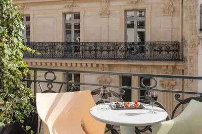 Balcon ou terrasse dans l'établissement Golden Tulip Opera de Noailles