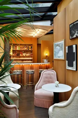 Coin salon dans l'établissement Le Belgrand Hotel Paris Champs Elysees, Tapestry By Hilton