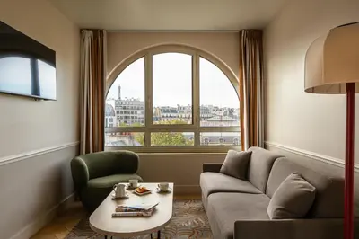 Coin salon dans l'établissement Royal Garden Champs-Élysées