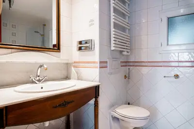 Salle de bains dans l'établissement Maison Eugenie