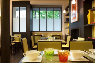 Restaurant ou autre lieu de restauration dans l'établissement Hôtel Marais Bastille