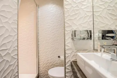 Salle de bains dans l'établissement Jardins de Montmartre