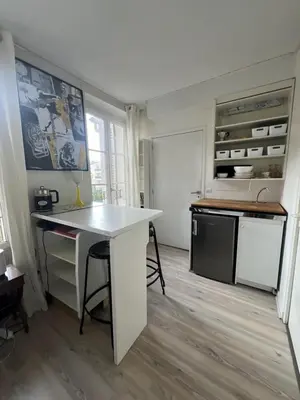 Cuisine ou kitchenette dans l'établissement L'académie de Clémence, Guest House Paris-Roland-Garros