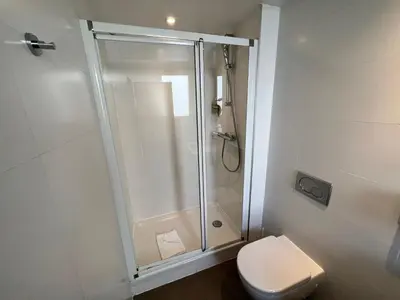 Salle de bains dans l'établissement Holiday Inn Paris-Auteuil by IHG