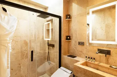 Salle de bains dans l'établissement B Montmartre