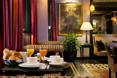 Options de petit-déjeuner proposées aux clients de l'établissement Hotel La Villa d'Estrées - Saint-Germain