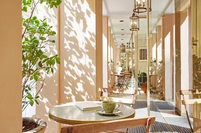 Coin salon dans l'établissement Hotel Etoile Saint Ferdinand by Happyculture
