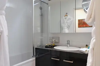 Salle de bains dans l'établissement Résidence Alma Marceau