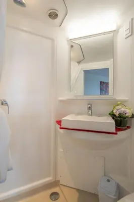 Salle de bains dans l'établissement Hotel CIS Paris Maurice Ravel