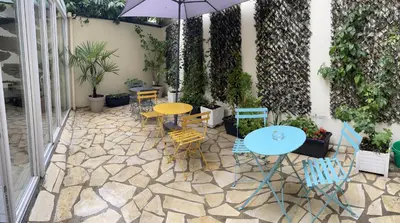 Terrasse ou espace extérieur de l'établissement Hotel Lilas Gambetta