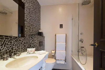 Salle de bains dans l'établissement Hôtel Les Dames du Panthéon