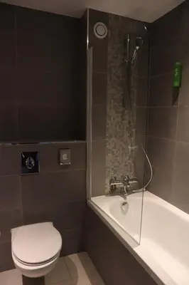Salle de bains dans l'établissement Timhotel Paris Gare Montparnasse