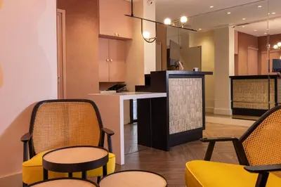 Cuisine ou kitchenette dans l'établissement Hotel Elysees 8