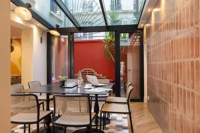 Coin salon dans l'établissement Hotel Elysees 8