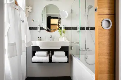 Salle de bains dans l'établissement Hotel Plaza Elysées