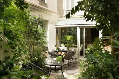 Jardin de l'établissement Hôtel A La Villa des Artistes