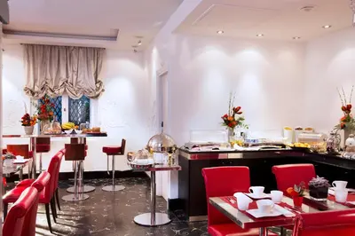 Restaurant ou autre lieu de restauration dans l'établissement Hotel Ares Eiffel