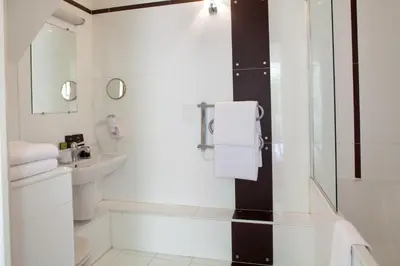 Salle de bains dans l'établissement Hotel Eiffel Seine