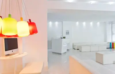 Télévision ou salle de divertissement dans l'établissement Color Design Hotel