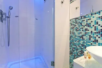 Salle de bains dans l'établissement Color Design Hotel