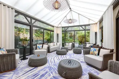 Coin salon dans l'établissement Garden-Elysée