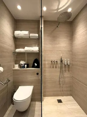 Salle de bains dans l'établissement Le A