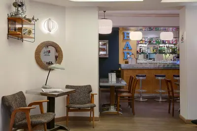 Salon ou bar de l'établissement Hotel Aulivia Opéra