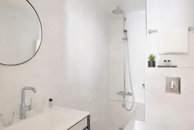 Salle de bains dans l'établissement Hotel Malte - Astotel
