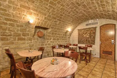 Restaurant ou autre lieu de restauration dans l'établissement Timhotel Invalides Eiffel