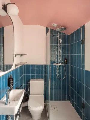 Salle de bains dans l'établissement Hôtel Biskui