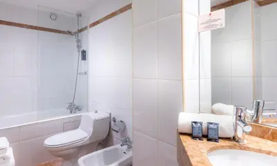 Salle de bains dans l'établissement Dauphine Saint Germain