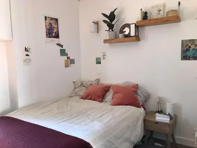 Un ou plusieurs lits dans un hébergement de l'établissement Appartement Lombards 2 bedroom CityCosy