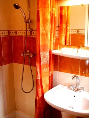 Salle de bains dans l'établissement Hôtel Beaunier