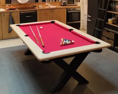 Billard dans l'établissement Atelier d'artiste - Loft with garden center of Paris