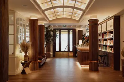 Coin salon dans l'établissement Hotel Pulitzer Paris