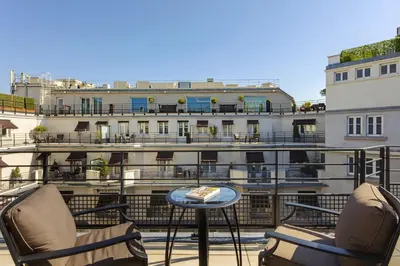 Balcon ou terrasse dans l'établissement Prince de Galles, un hôtel Luxury Collection, Paris