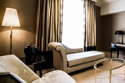 Coin salon dans l'établissement Prince de Galles, un hôtel Luxury Collection, Paris