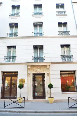 Façade ou entrée de l'établissement Montparnasse Daguerre