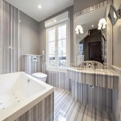 Salle de bains dans l'établissement Hôtel George Washington