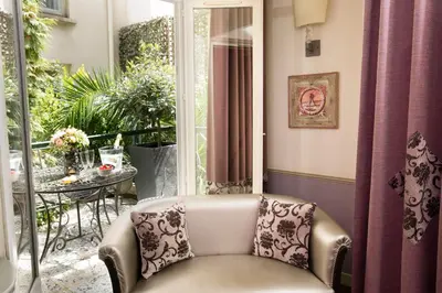 Coin salon dans l'établissement Hotel Monceau Wagram