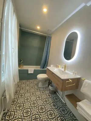 Salle de bains dans l'établissement Hotel Boileau