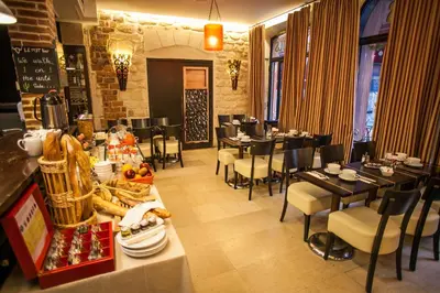 Nourriture dans l'hôtel ou à proximité