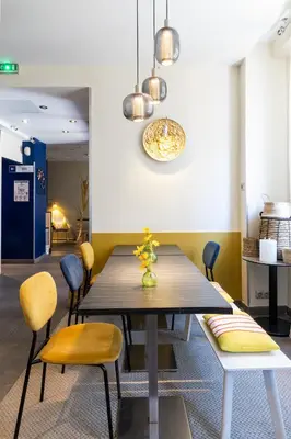 Coin salon dans l'établissement Accueil Hôtel Paris Pigalle Montmartre
